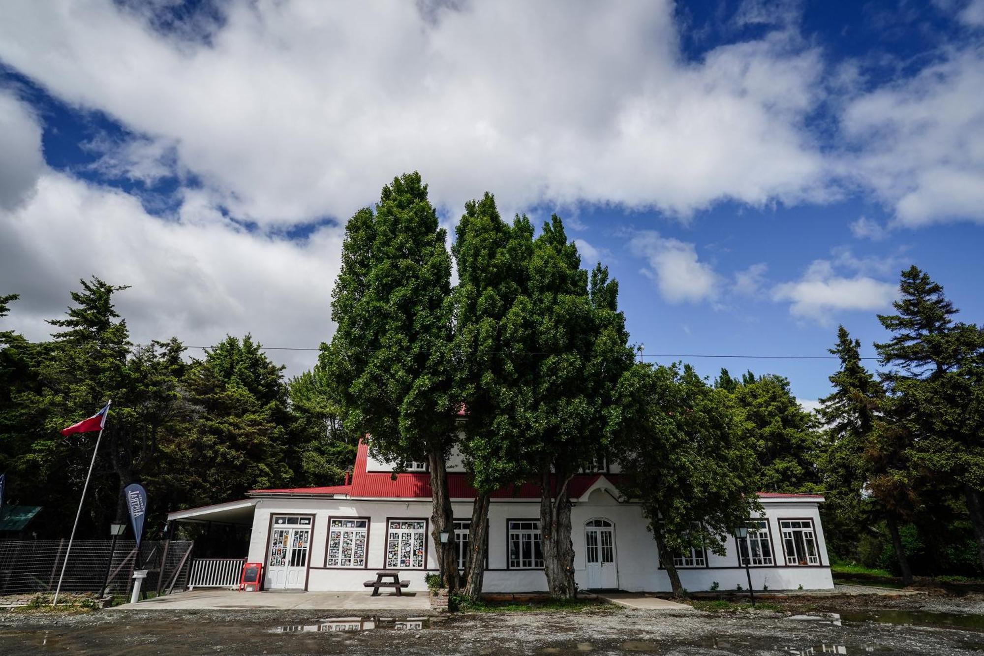 Hotel Rio Rubens Пуерто Наталес Екстериор снимка